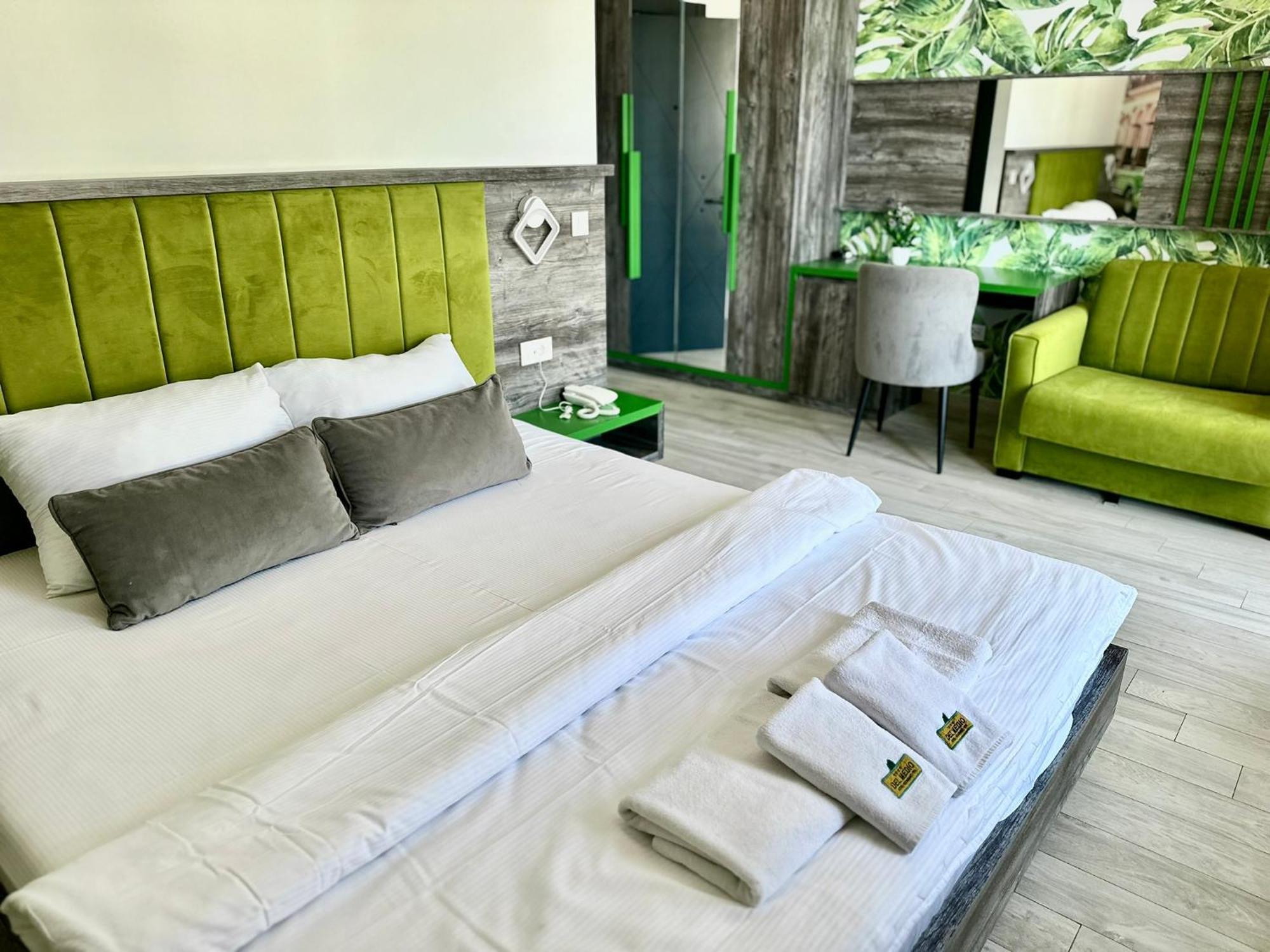 סוטומורה Hotel Del Medio מראה חיצוני תמונה